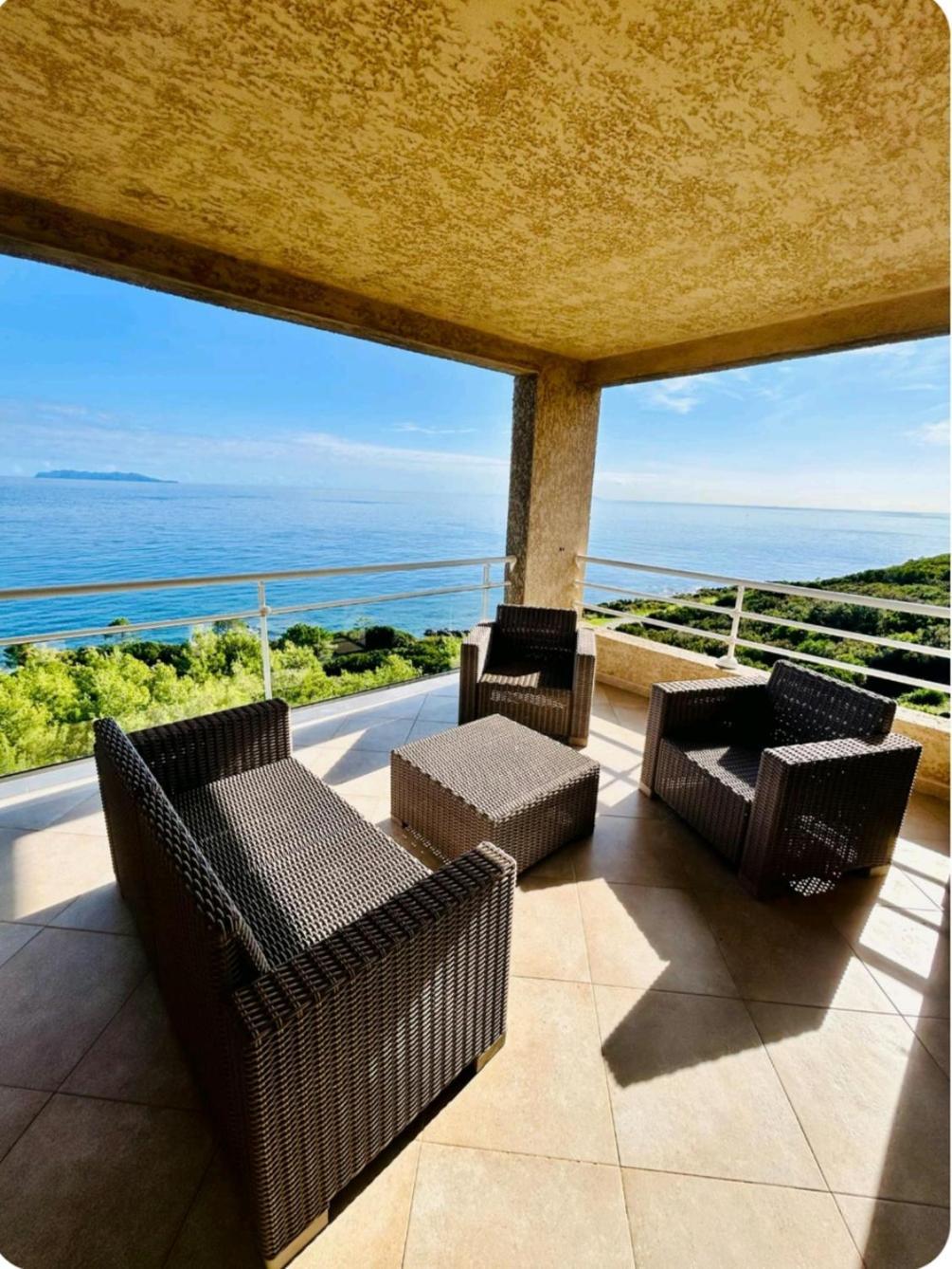 Appartement F3 Luri Buitenkant foto